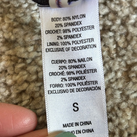 Shade and Shore Black Off the Shoulder One Piece Swimsuit Lace Ruffle Sz Small - Picture 4 of 5